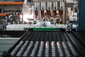 Unloading capsule tray for the H7 halogen bulb capsule sorter machine